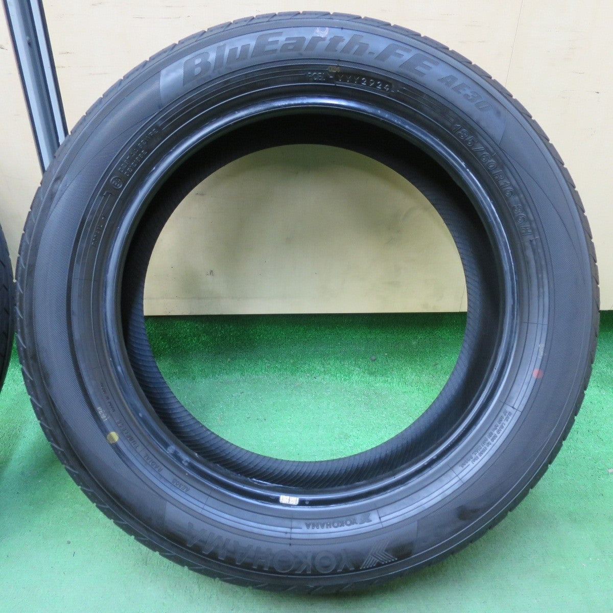 新車外し 24年★185/60R16 ヨコハマ BluEarth-FE AE30 16インチ アクア ラクティス フィット ノート マツダ2等★5040407イノタ