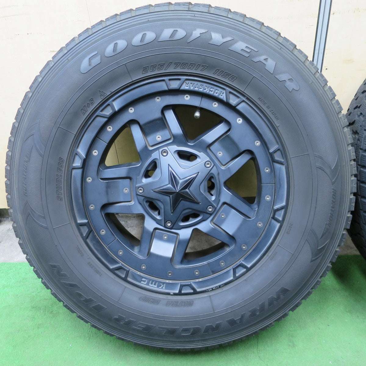 4本価格★KMC ROCK STAR XD827 265/70R17 スタッドレス グッドイヤー ラングラー IP/N 17インチ ロックスター PCD135 139.7/6H マルチ★6051301ナス