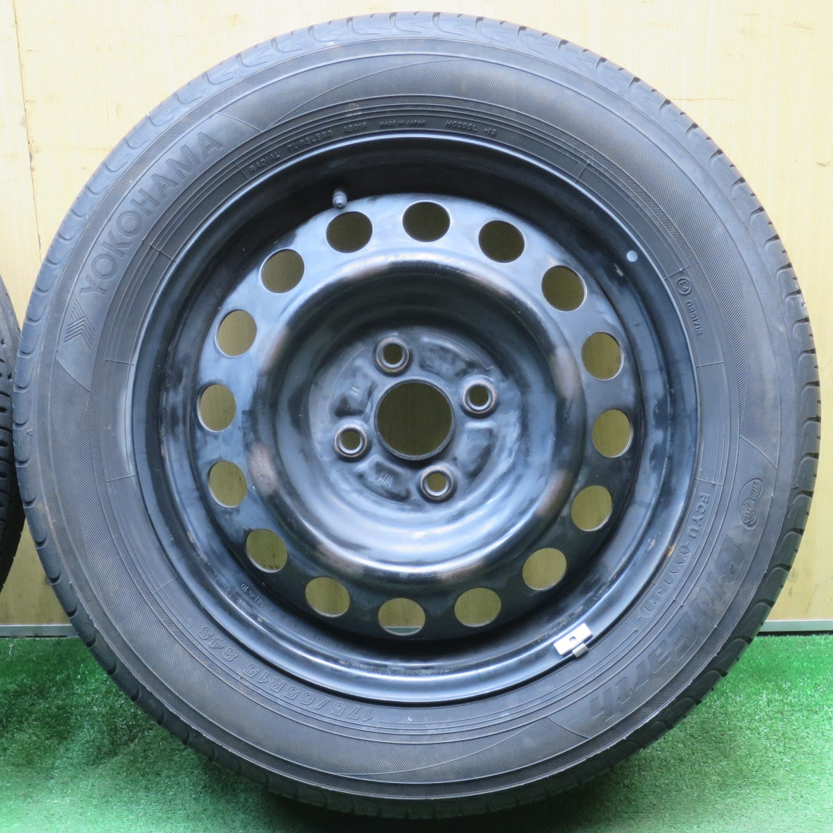 4本価格★175/65R15 ヨコハマ ブルーアース AE01F スチール ホイール 15インチ PCD100/4H★6032705NJノ