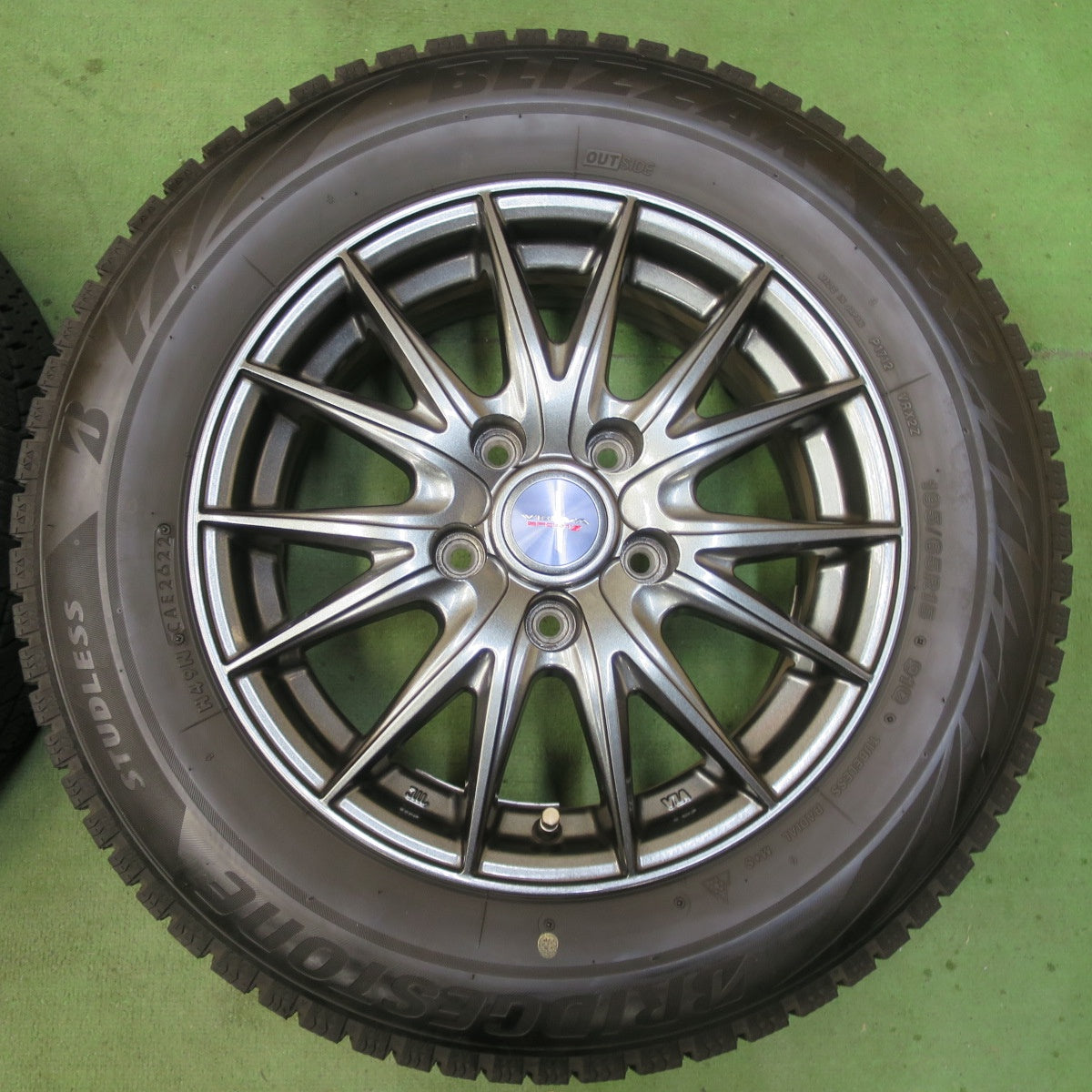 バリ溝！22年！キレイ！9分★スタッドレス 195/65R15 ブリヂストン ブリザック VRX2 VELVA SPORTZ ヴェルヴァ 15インチ PCD114.3/5H★6011610イス