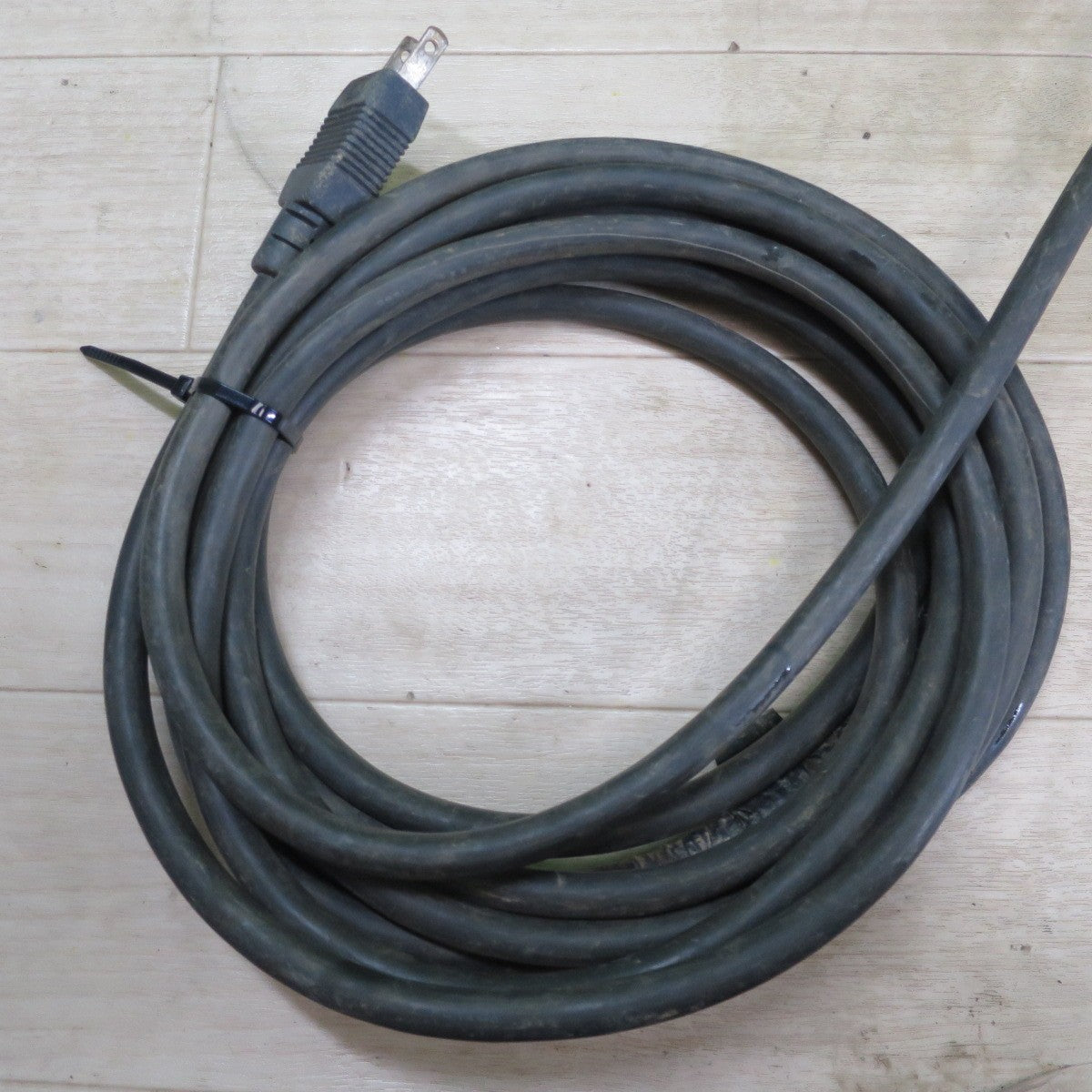 ☆マキタ 電動 ハンマー HM0810 電動 工具 コード式 電気 100V はつり ハツリ makita☆