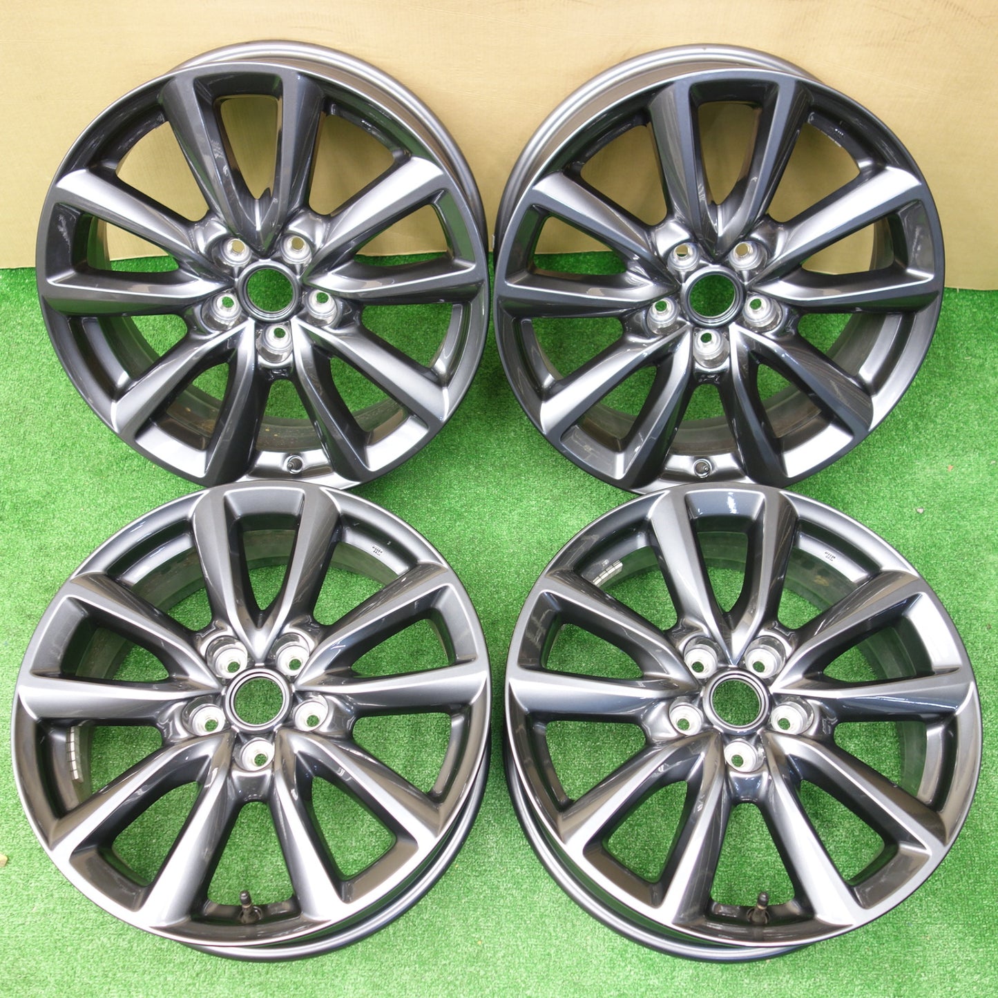 新車外し★マツダ3 ファストバック 純正 ホイール 18インチ 18×7J PCD114.3/5H★5112902KTホ