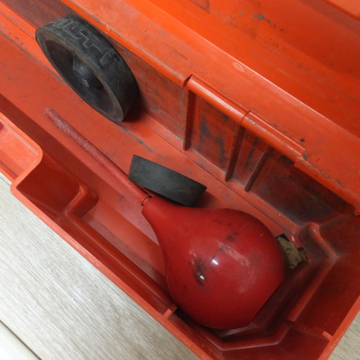 ★ヒルティ HILTI ロータリーハンマードリル TE24　100V 740W 50/60Hz★