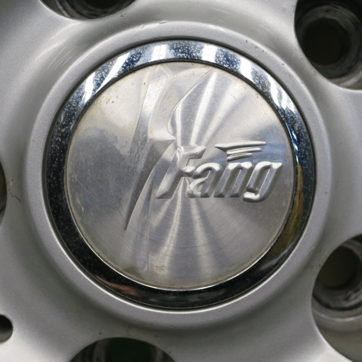 バリ溝！21年！9.5分★スタッドレス 205/60R16 ダンロップ ウインターマックス WM02 Fang ファング 16インチ PCD114.3/5H★5120305NKス