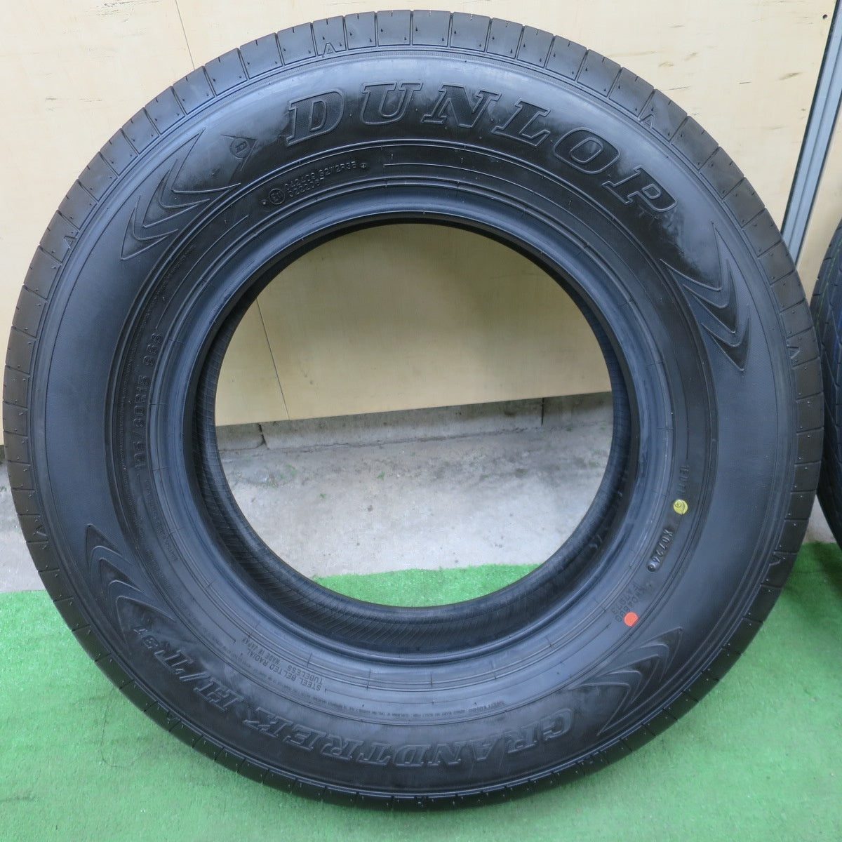 新車外し！26年★195/80R15 ダンロップ グラントレック H/T31 タイヤ 15インチ ジムニーシエラ ジムニーノマド 等★6040302NGノタ