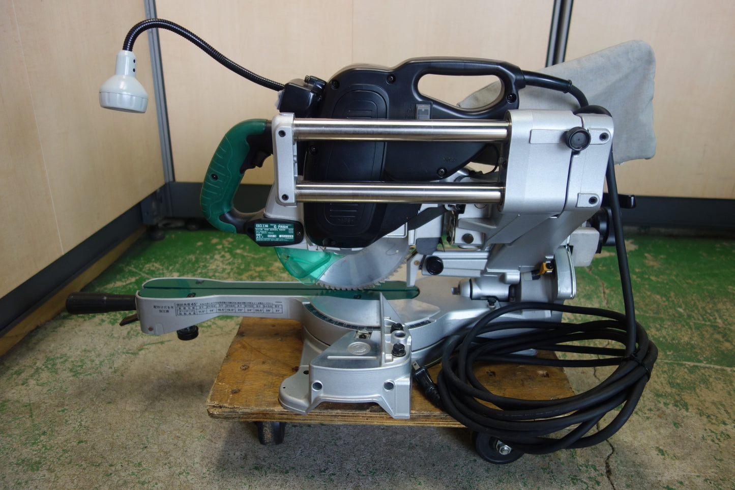 [送料無料] キレイ☆日立 190mm 卓上 スライド 丸のこ C7RSH 電動 工具 切断機 マルノコ 丸ノコ HITACHI☆