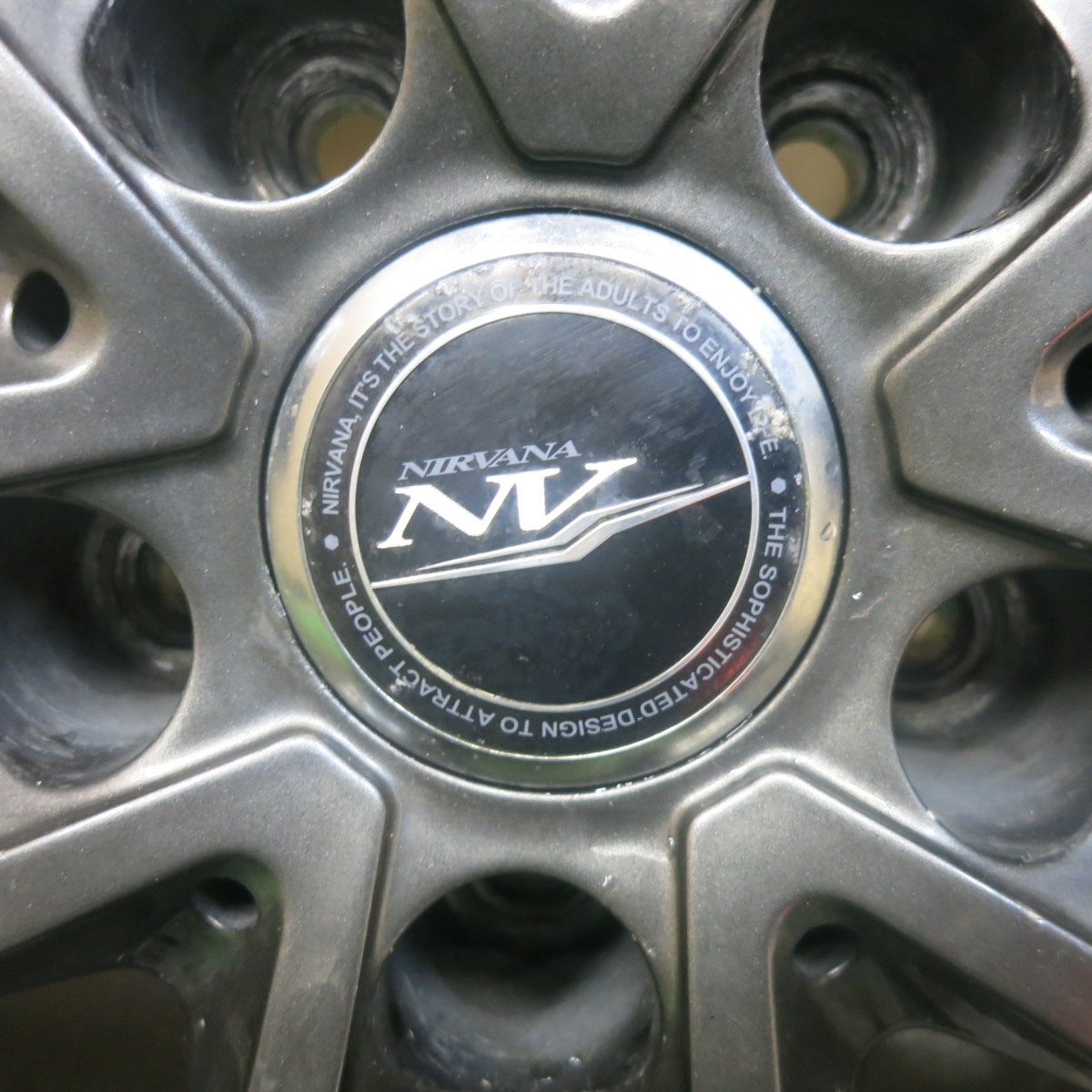バリ溝！22年！9.5分★スタッドレス 215/65R16 ヨコハマ アイスガード iG60 NIRVANA NV ニルバーナ ニルヴァーナ 16インチ PCD114.3/5H★5123003SKス