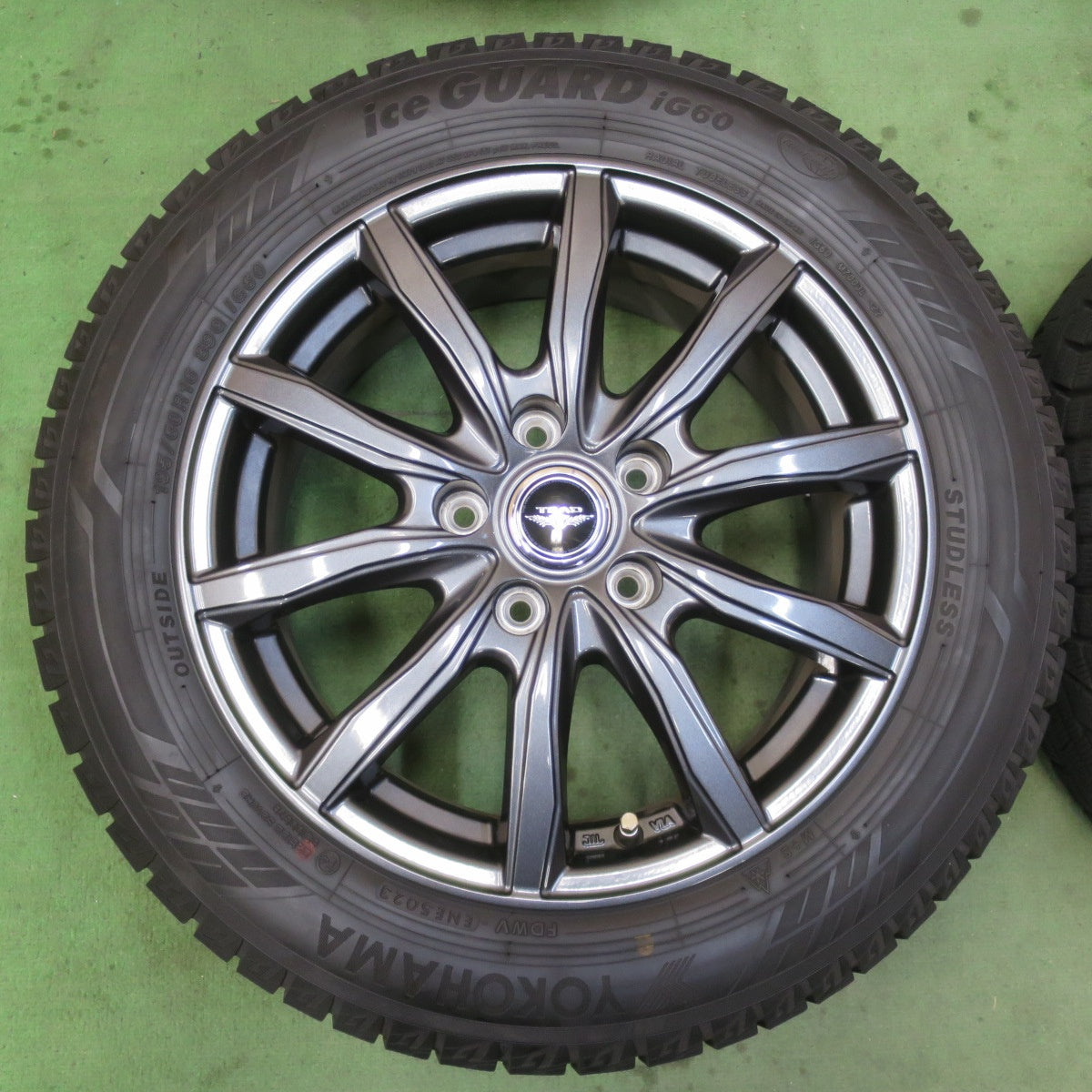 バリ溝！23年！キレイ！ほぼ10分★スタッドレス 195/60R16 ヨコハマ アイスガード iG60 TEAD テッド 16インチ PCD114.3/5H★6011903イス