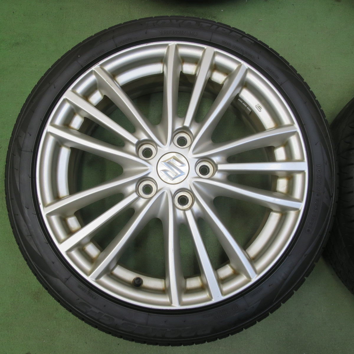バリ溝！25年！9.5分◎スズキ ZC32S スイフト スポーツ 純正 195/45R17 トーヨー プロクセス CF3 17インチ PCD114.3/5H◎6081906イノ