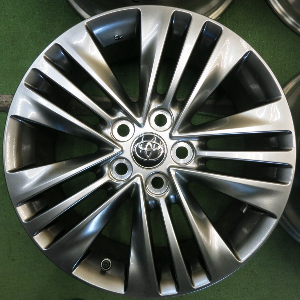 新車外し◎トヨタ 40系 アルファード Zグレード ヴェルファイア 純正 ホイール 18インチ 18×7J PCD120/5H◎6082202HAホ