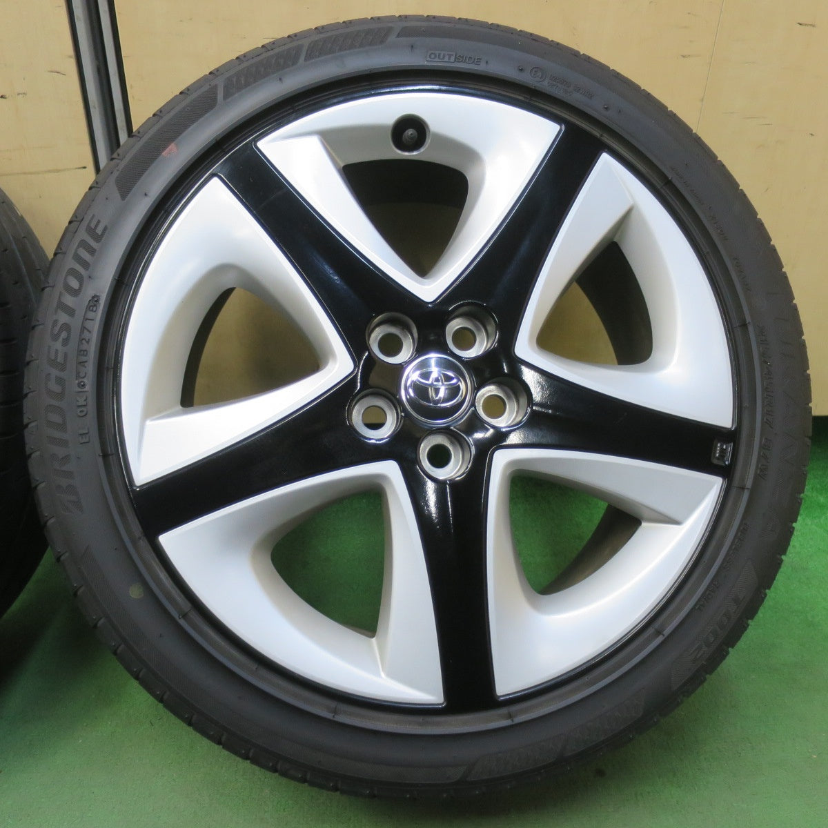 バリ溝！21年！キレイ！9分★トヨタ 50系 プリウス ツーリング 純正 215/45R17 ブリヂストン トランザ T002 セイバーリング SL201 17インチ PCD100/5H★5111209イノ