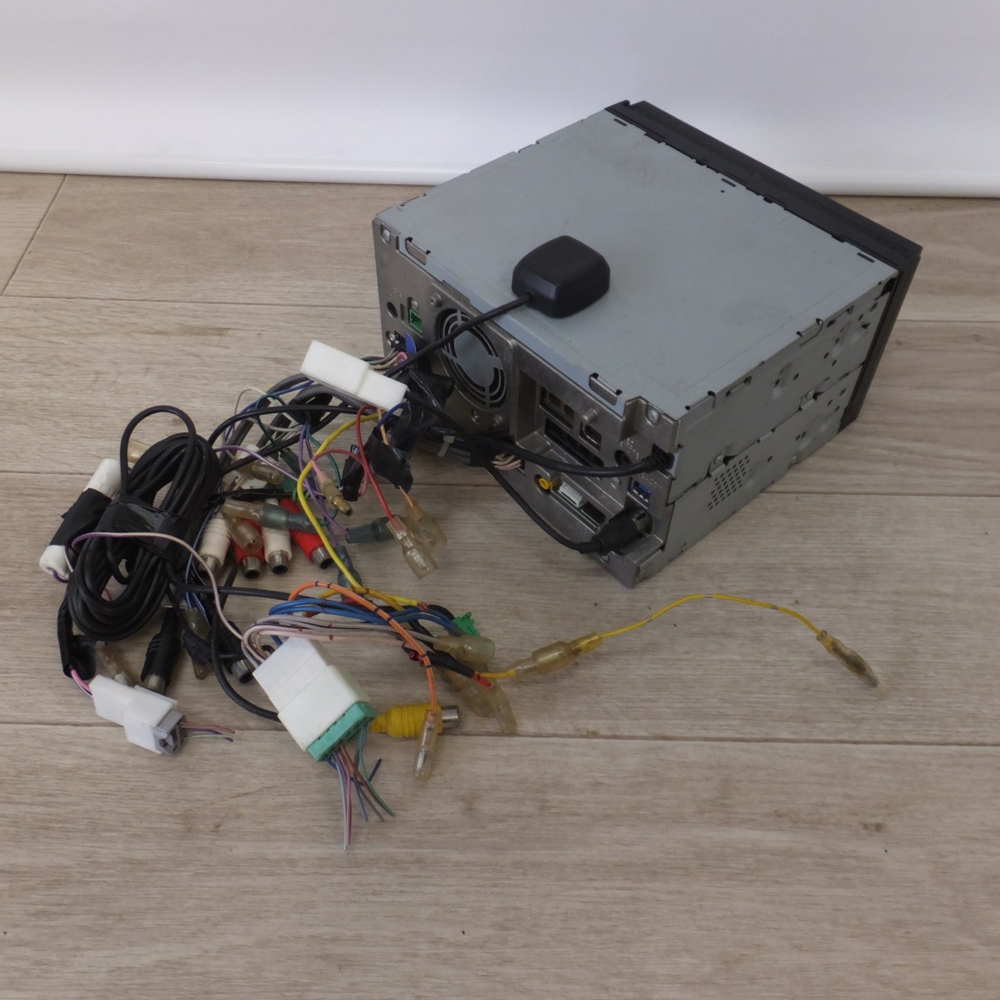 [送料無料] ★カロッツェリア carrozzeria AV一体型ナビ サイバーナビ AVIC-ZH09CS(32★