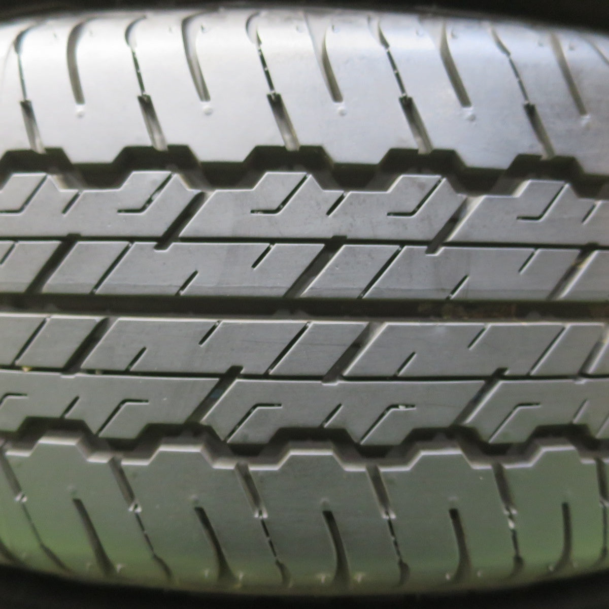 ほぼ新車外し！23年◎スズキ JB74W ジムニー シエラ 純正 195/80R15 ダンロップ AT20 グラントレック 15インチ PCD139.7/5H◎6070101イノ