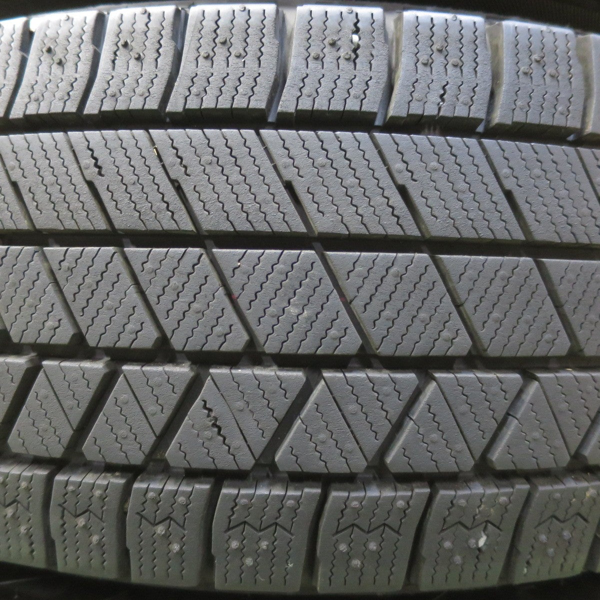 バリ溝！24年！ほぼ10分◎スタッドレス 195/65R15 ブリヂストン ブリザック VRX3 SCHNEIDER ATECH シュナイダー 15インチ PCD114.3/5H◎6092308イス