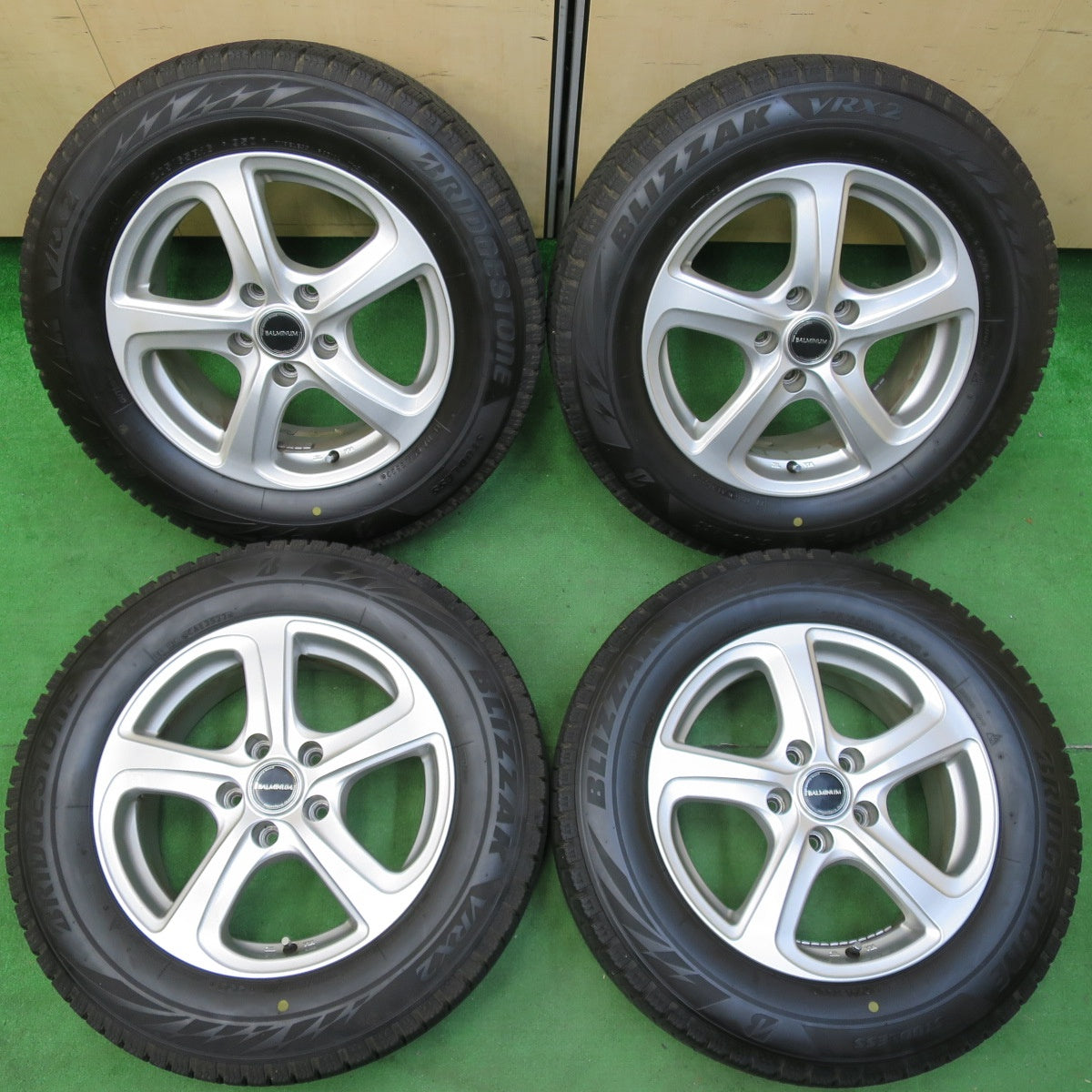 *送料無料* バリ溝！22年！キレイ！9分★スタッドレス 205/65R16 ブリヂストン ブリザック VRX2 BALMINUM バルミナ 16インチ PCD114.3/5H★4080501イス