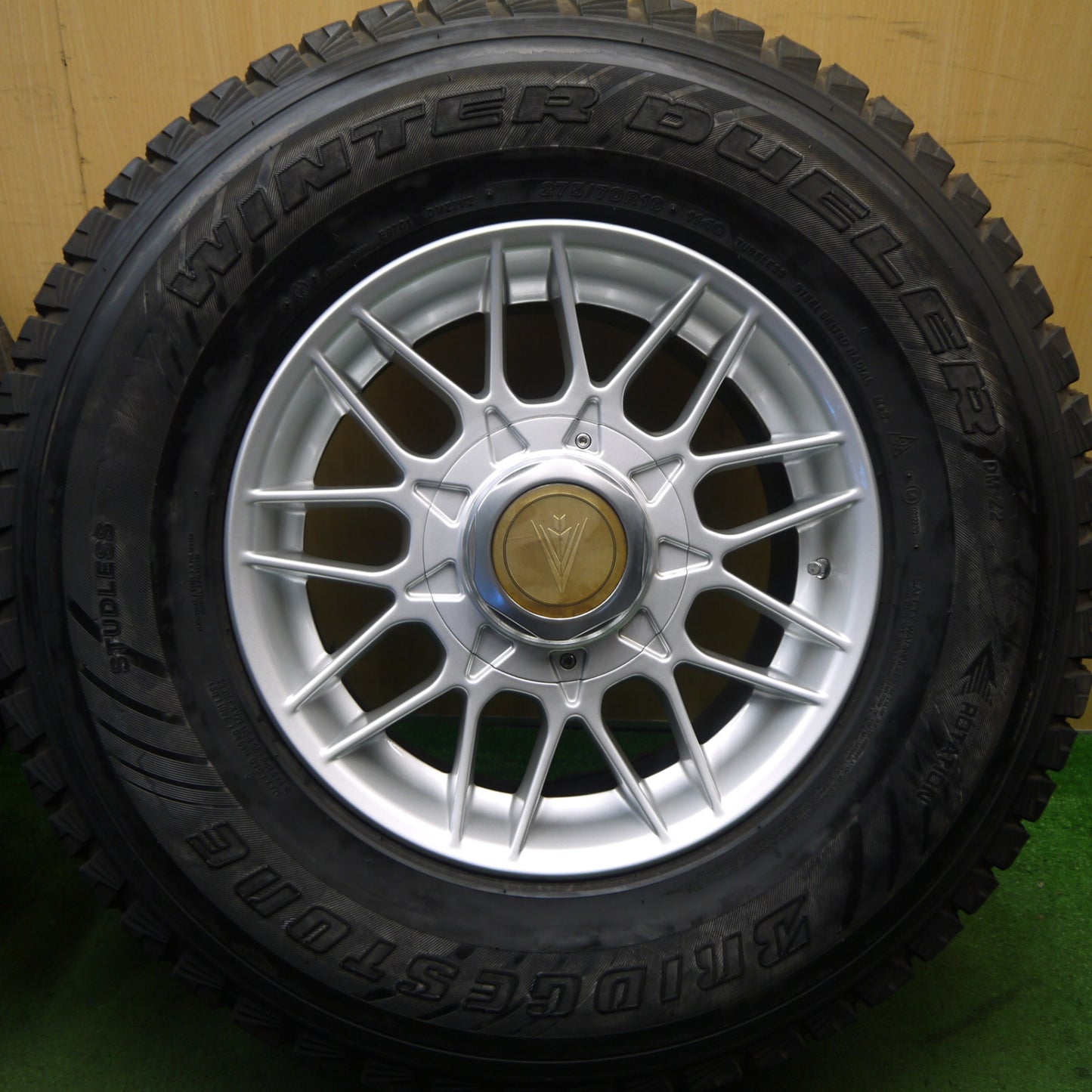 バリ溝！キレイ！9.5分★ランクル 等 275/70R16 スタッドレス ブリヂストン ウインター デューラー DM-Z2 weds ウェッズ 16インチ PCD150/5H★5091702Hス