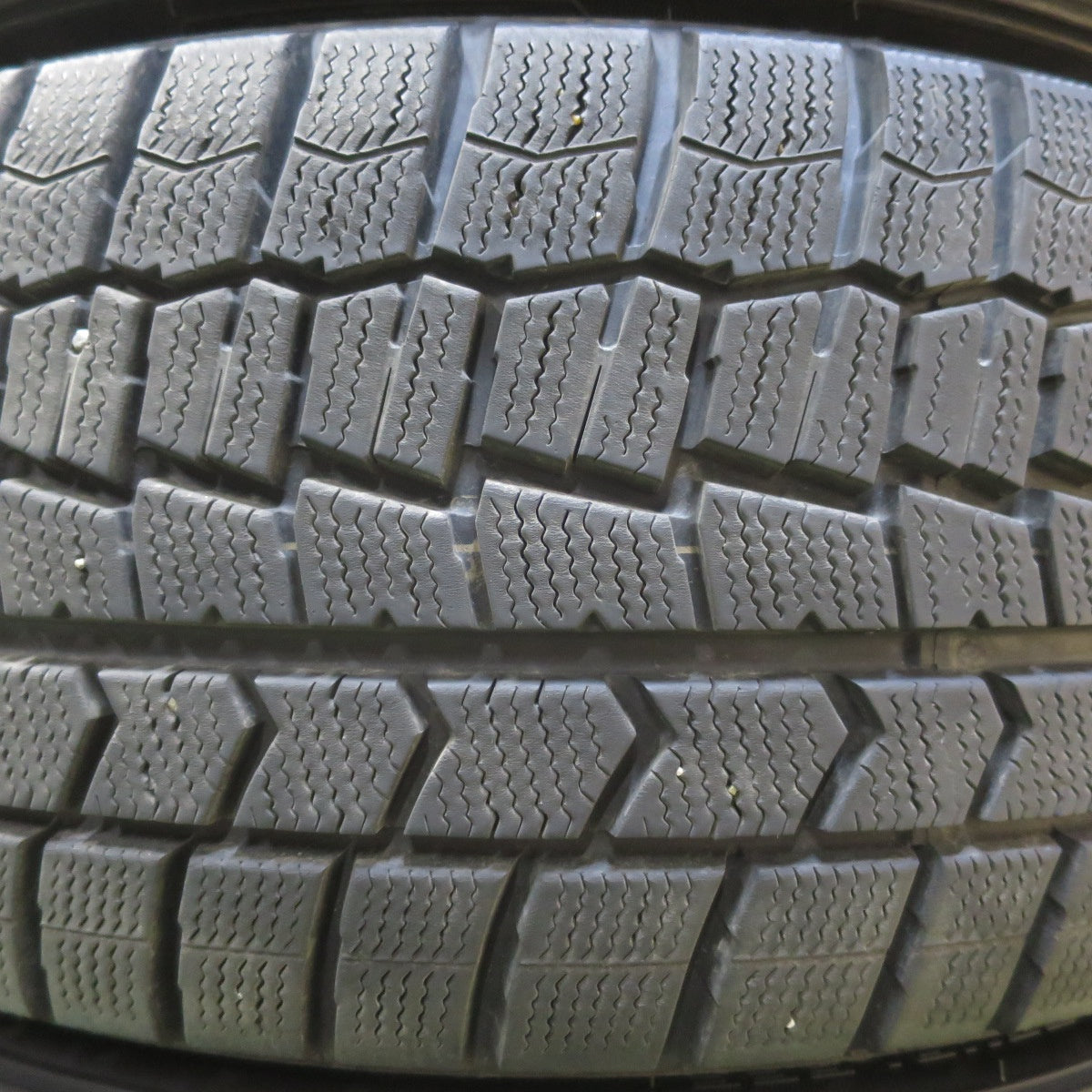 バリ溝！キレイ！9.5分★スタッドレス X CROSS SPEED PREMIUM 235/45R17 ダンロップ ウインターマックス WM02  クロススピード 17インチ PCD114.3/5H★5100909イス