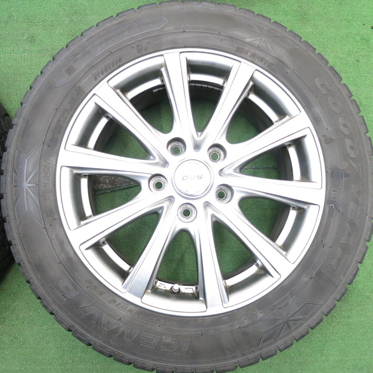 バリ溝！キレイ！8.5分★スタッドレス 205/60R16 グッドイヤー アイスナビ6 D.O.S. DOS 16インチ PCD114.3/5H★5061206AKス