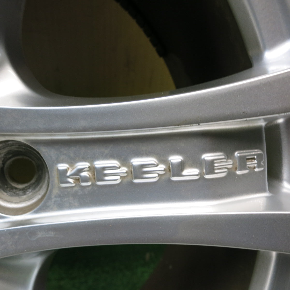 バリ溝！8.5分★KEELER FORCE 265/65R17 スタッドレス ブリヂストン ブリザック DM-V2 キーラー フォース 17インチ PCD139.7/6H★6050208HAス