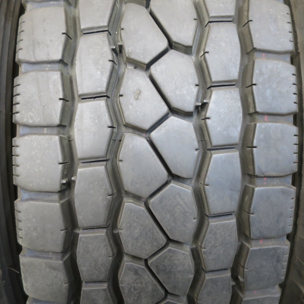 バリ溝！25年！9.5分★トラック タイヤ 245/70R19.5 136/134J ブリヂストン エコピア M801 Ⅱ ミックス オールシーズン 19.5インチ★6010919イスタ