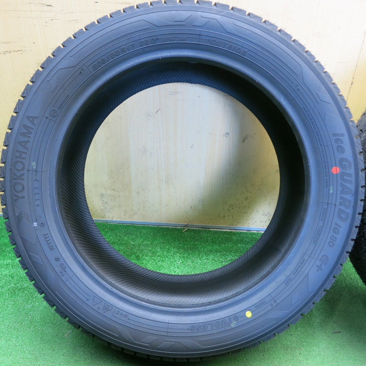 未使用！25年◎スタッドレス 205/55R17 ヨコハマ アイスガード iG80 E+ タイヤ 17インチ ノア ヴォクシー エスクァイア 等◎6081402HAスタ