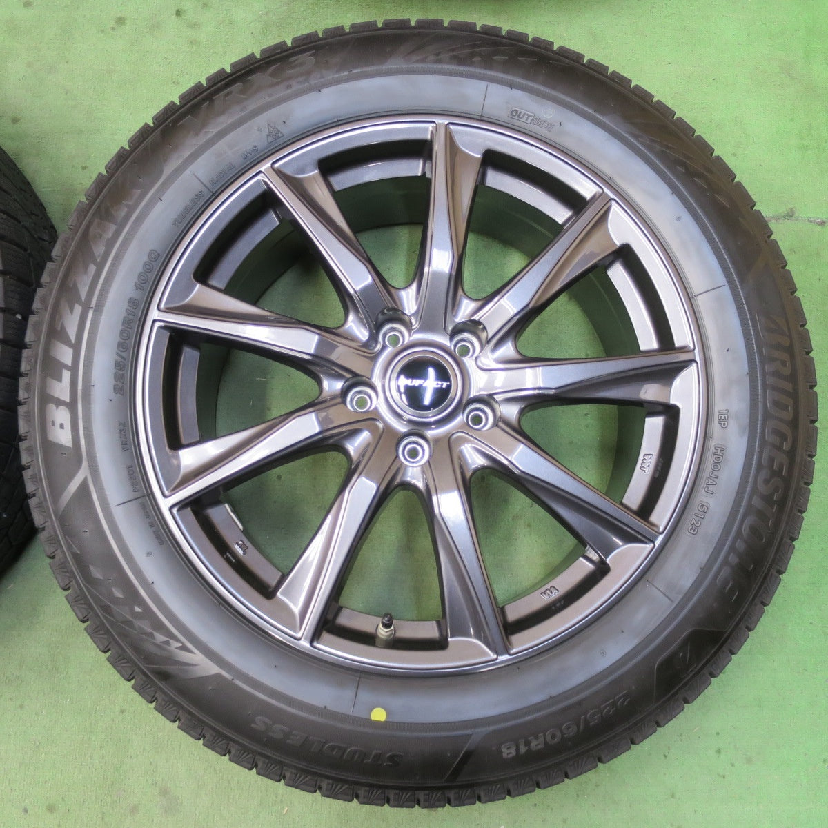 センサー付！バリ溝！23年！キレイ！9分★スタッドレス 225/60R18 ブリヂストン ブリザック VRX3 ダンロップ ウインターマックス 03 DUFACT デュファクト 18インチ PCD114.3/5H★6011904イス
