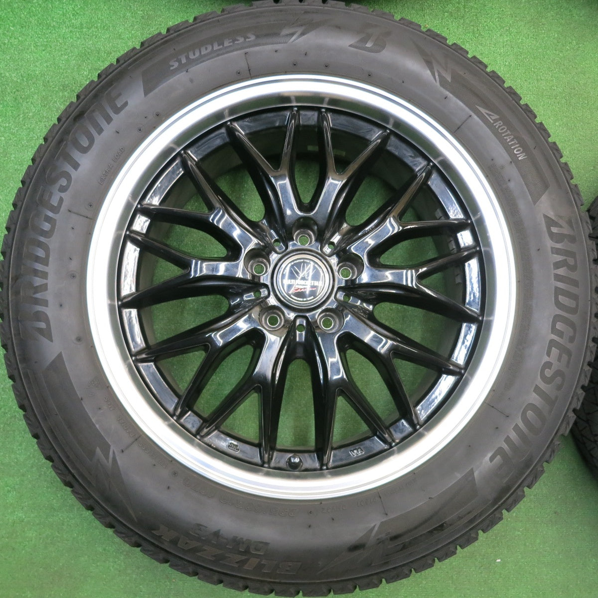 バリ溝！21年！9分★LOXARNY MULTI FORCHETTAⅡ SP Spector 235/60R18 スタッドレス ブリヂストン ブリザック DM-V3 ロクサーニ 18インチ PCD114.3/5H★5121313HAス
