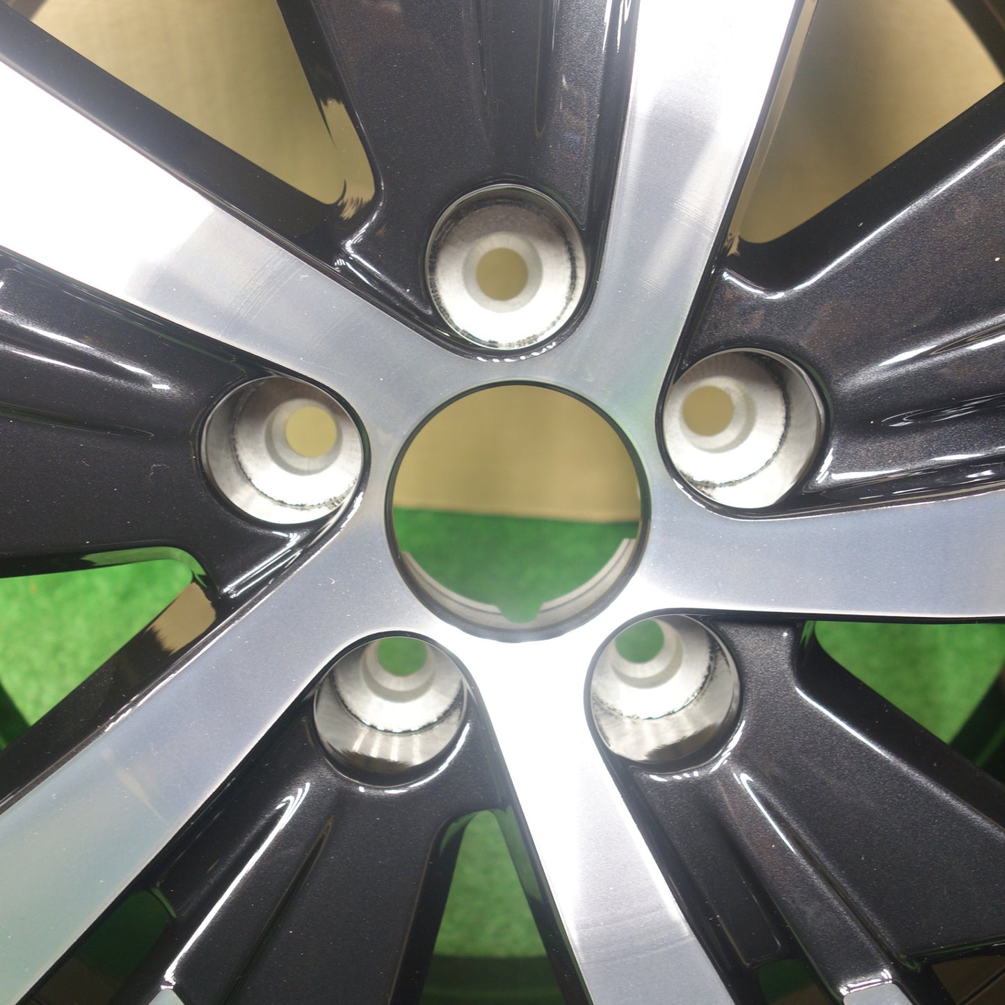 新車外し！2本★プジョー 3008 5008 純正 ホイール 18インチ 18×7.5J PEUGEOT PCD108/5H ブラック★6010803KTホ