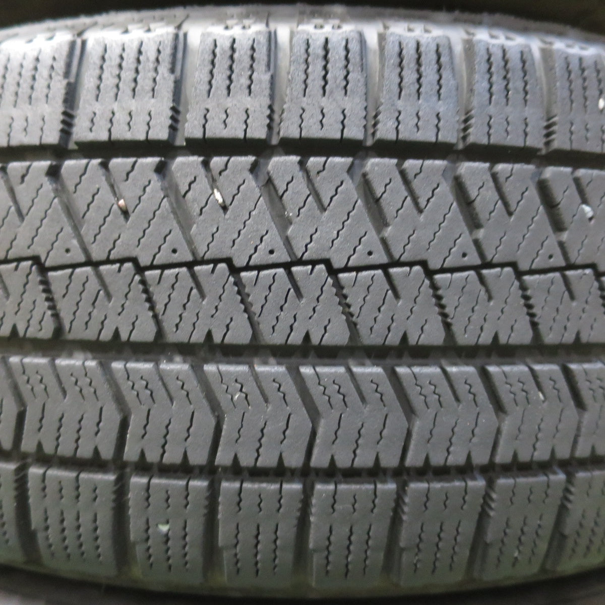 キレイ！22年◎スタッドレス 185/60R15 ブリヂストン ブリザック VRX2 TEAD テッド 15インチ PCD100/4H◎6090905イス