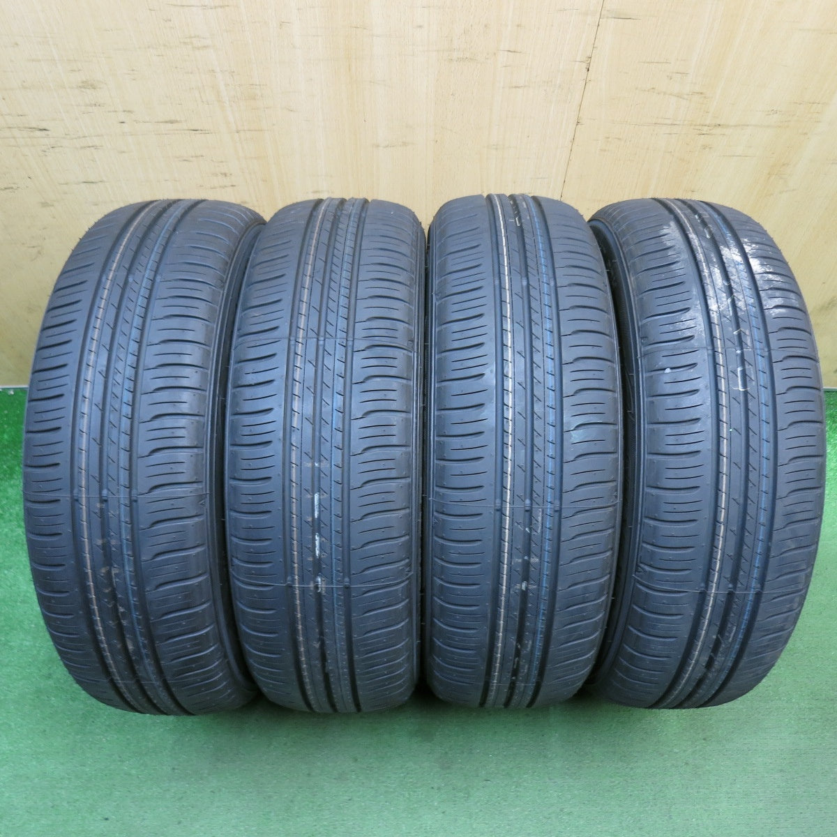 新車外し！26年◎195/60R17 ダンロップ エナセーブ EC300+ タイヤ 17インチ ライズ ロッキー 等◎6091103KKノタ