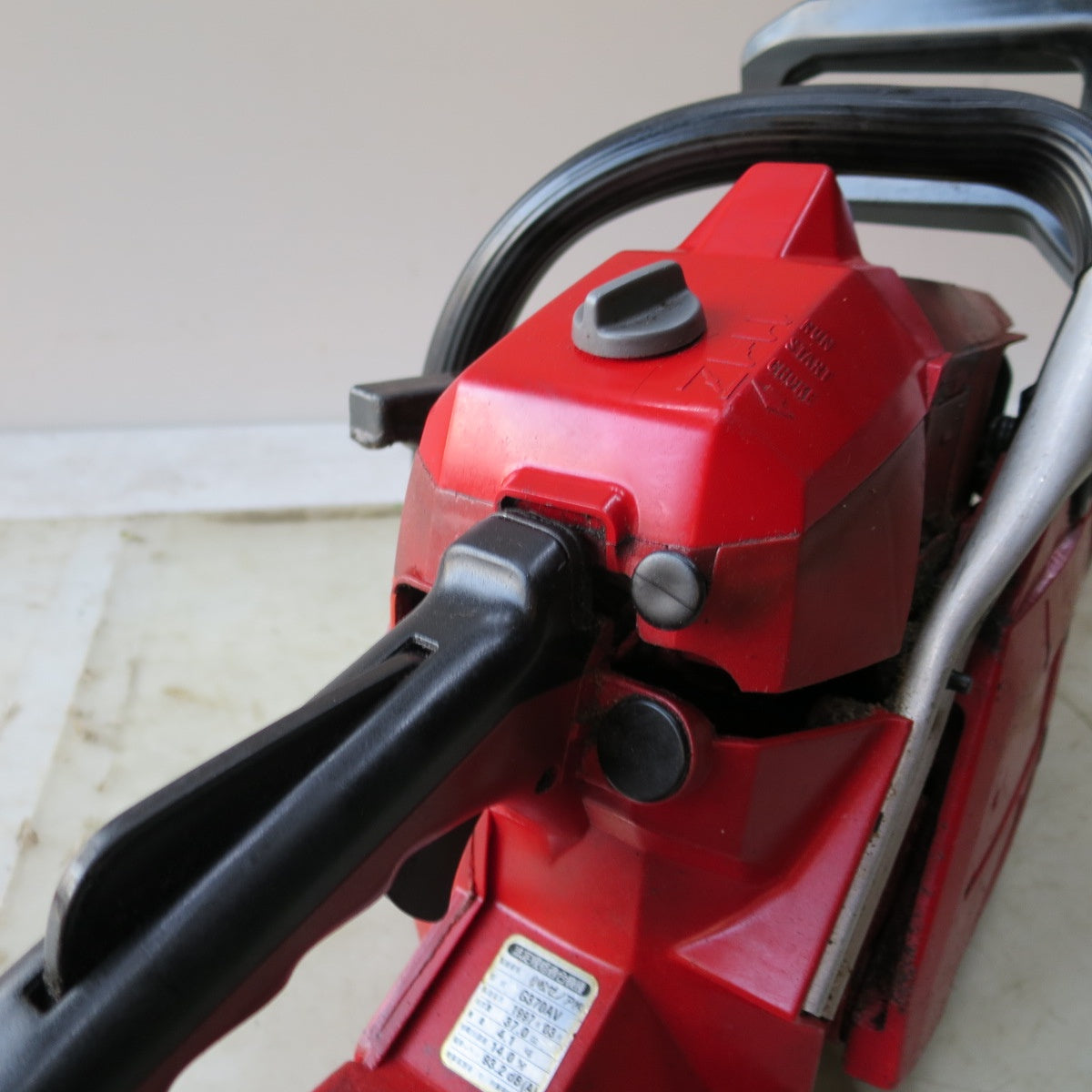 [送料無料] ◆ゼノア エンジン チェンソー G370AV 切断機 工具 チェーンソー 軽量 ZENOAH ジャンク品◆