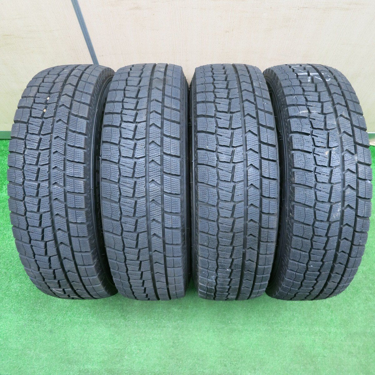 バリ溝！22年！キレイ！9.5分以上★スタッドレス 195/70R15 ダンロップ ウインターマックス WM02 TOPRUN トップラン 15インチ PCD100/4H★4112206NJス