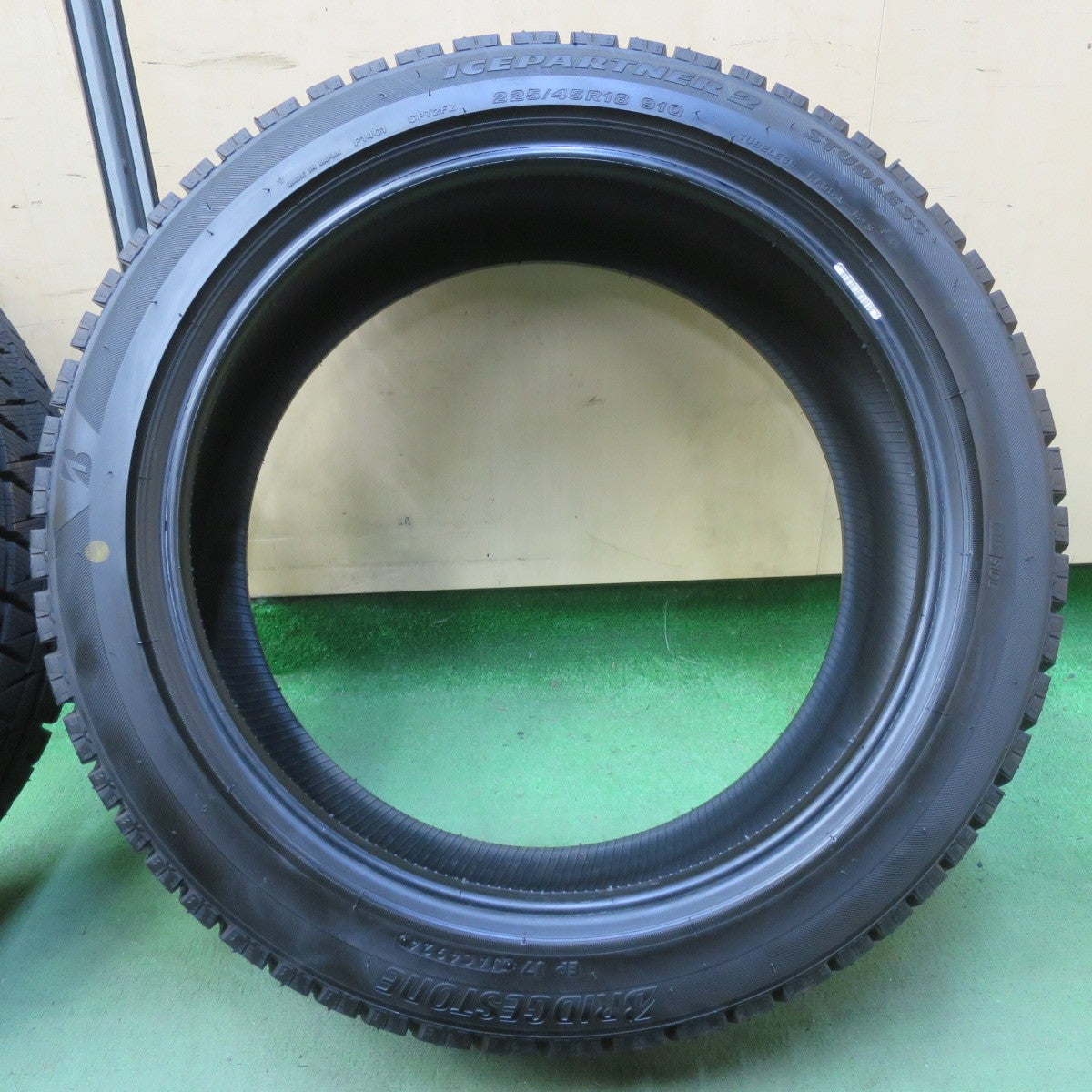 ほぼ未使用！24年★スタッドレス 225/45R18 ブリヂストン アイスパートナー2 タイヤ 18インチ クラウン マークX レヴォーグ 等★6051603イスタ