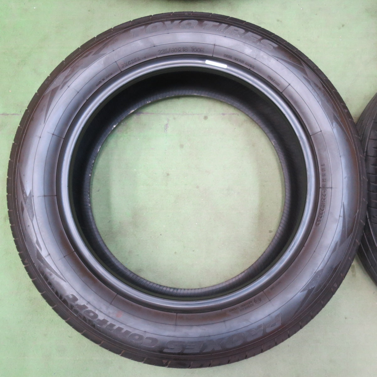 バリ溝！25年！ほぼ10分★225/60R18 トーヨー プロクセス Comfort コンフォート タイヤ 18インチ 40系 アルファード ヴェルファイア 等★5121701イノタ