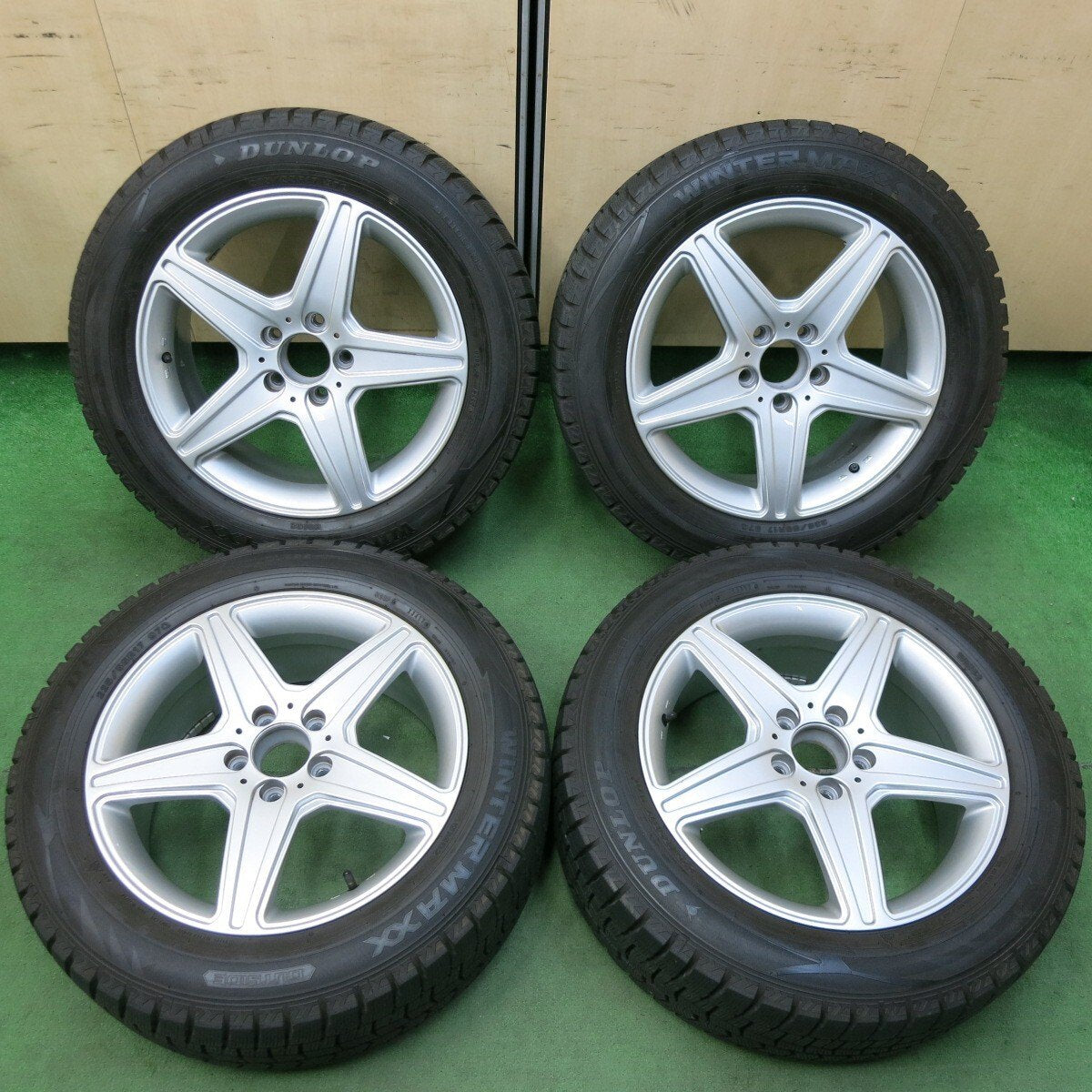 バリ溝！キレイ！9.5分★ベンツ 等 AGA TARGA 225/55R17 スタッドレス ダンロップ ウインターマックス WM02 17インチ PCD112/5H★4121108SYス