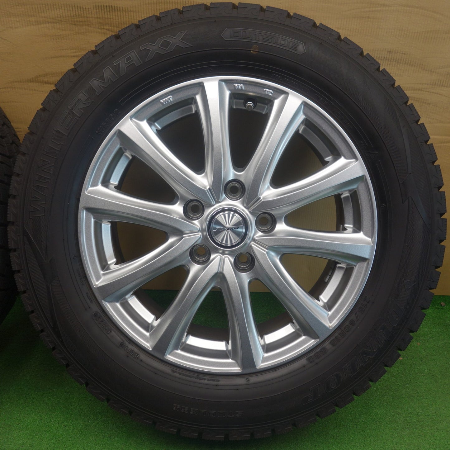 ほぼ未使用！25年！キレイ◎スタッドレス 215/60R16 ダンロップ ウインターマックス WM02 JOKER ジョーカー 16インチ PCD114.3/5H◎6060101KTス
