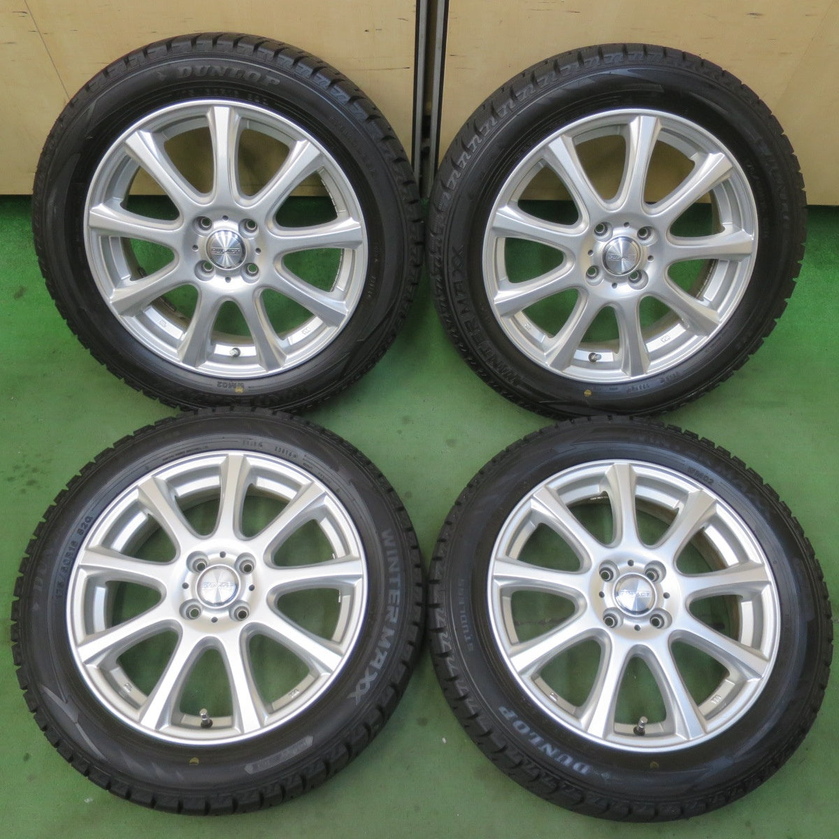 バリ溝！キレイ！9.5分以上★スタッドレス 175/60R16 ダンロップ ウインターマックス WM02 DUFACT デュファクト 16インチ PCD100/4H★6022501イス
