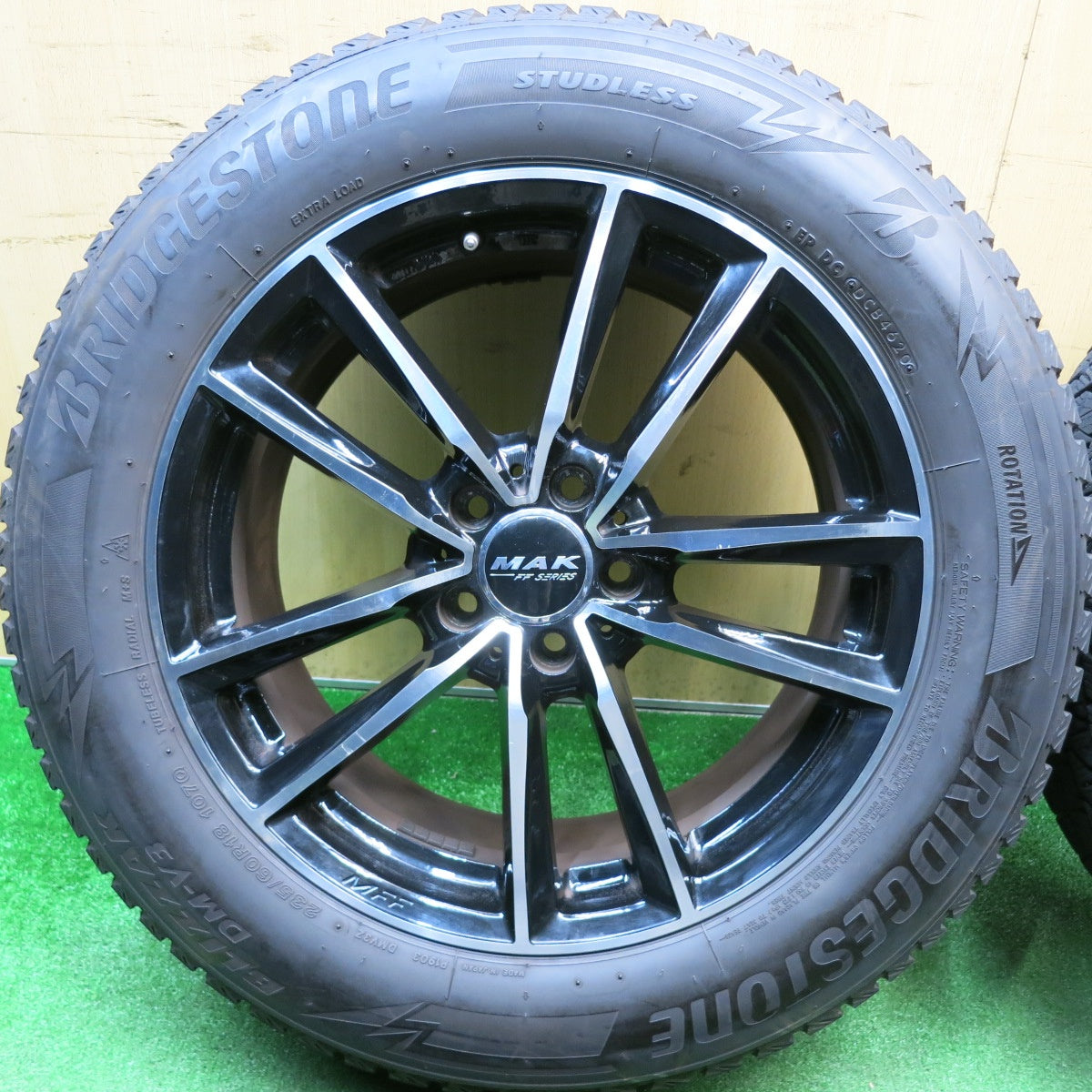 4本価格★ベンツ 等 MAK BREMEN FF SERIES 235/60R18 スタッドレス ブリヂストン ブリザック DM-V3 ブレーメン 18インチ PCD112/5H★6011111HAス