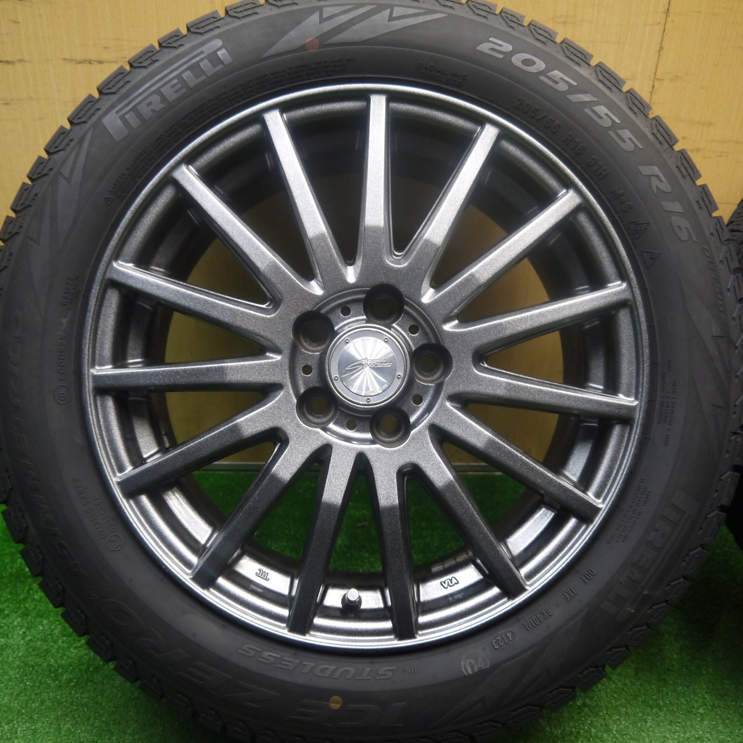 バリ溝！23年！キレイ！8.5分★86 BRZ 等 205/55R16 スタッドレス ピレリ アイスゼロ アシンメトリコ SEIN RACING S ザイン レーシング 16インチ PCD100/5H★5122406Hス