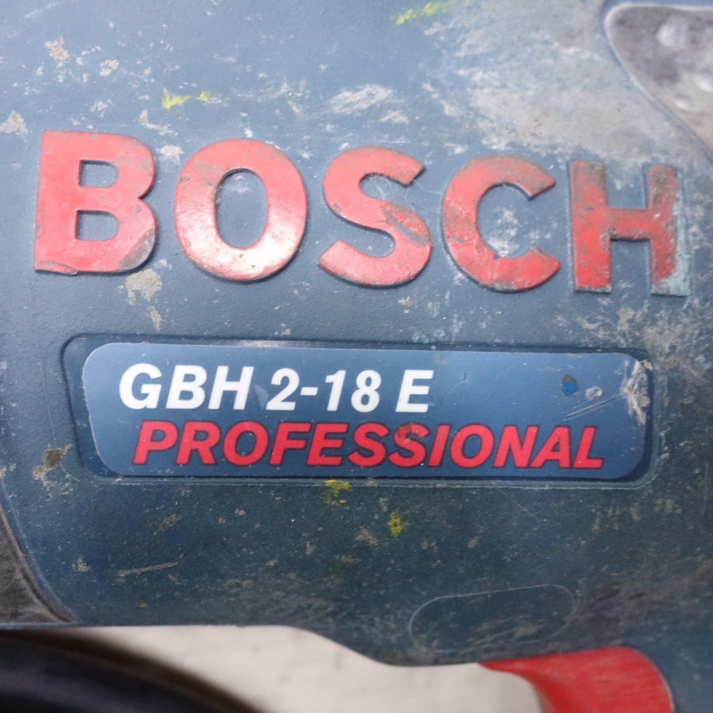 [送料無料] 付属品付き◆ボッシュ 18mm ハンマー ドリル 100V GBH2-18E ケース付き BOSCH 電動 工具◆