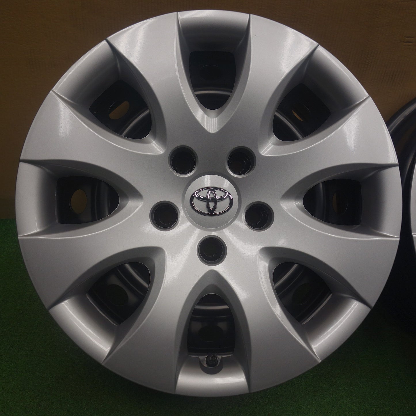 新車外し★トヨタ プリウスα 純正 スチール ホイール 16インチ 16×6.5J PCD114.3/5H★6041301KTホ