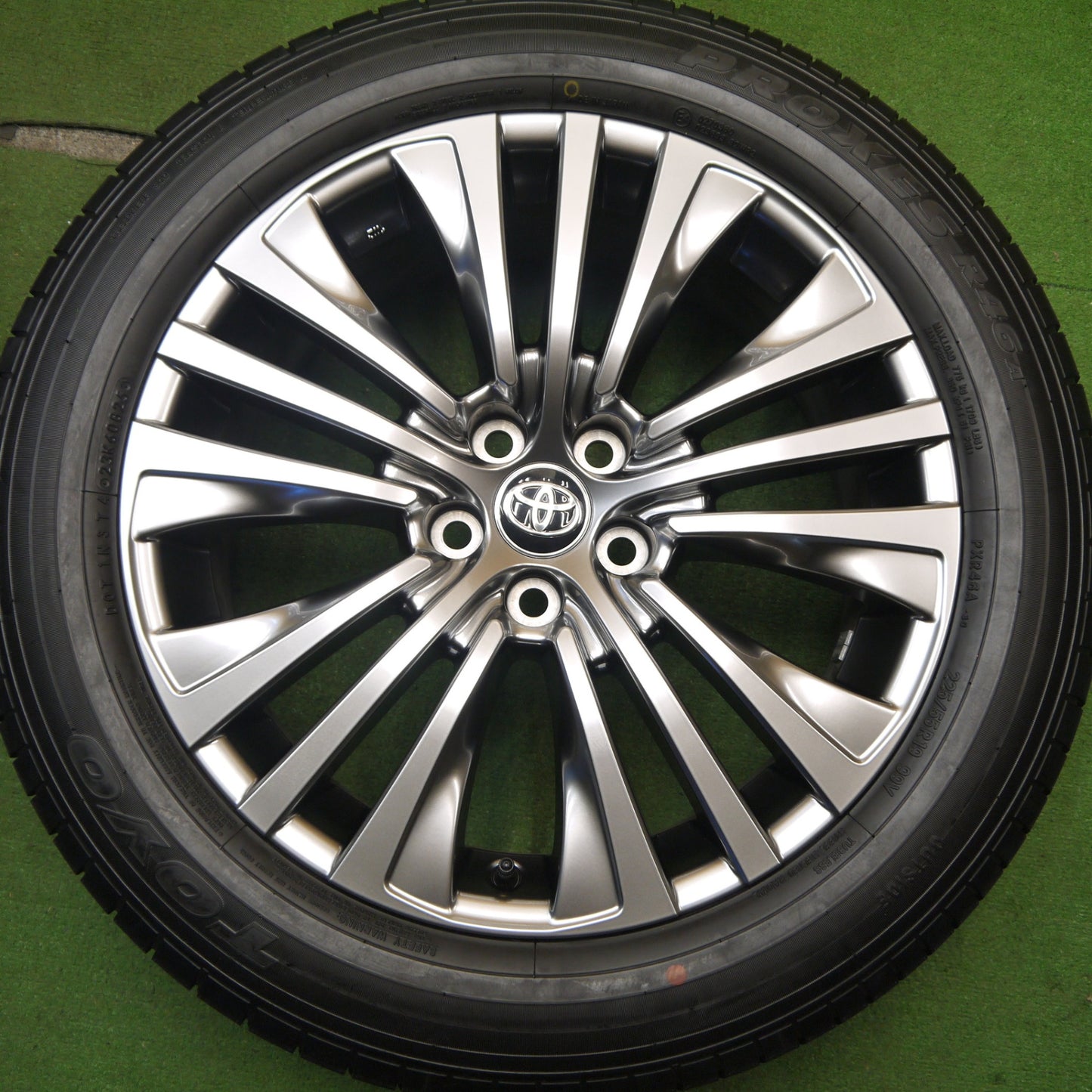 新車外し！25年★トヨタ 80系 ハリアー Zグレード 純正 225/55R19 トーヨー プロクセス R46A 19インチ PCD114.3/5H★5051308Hノ