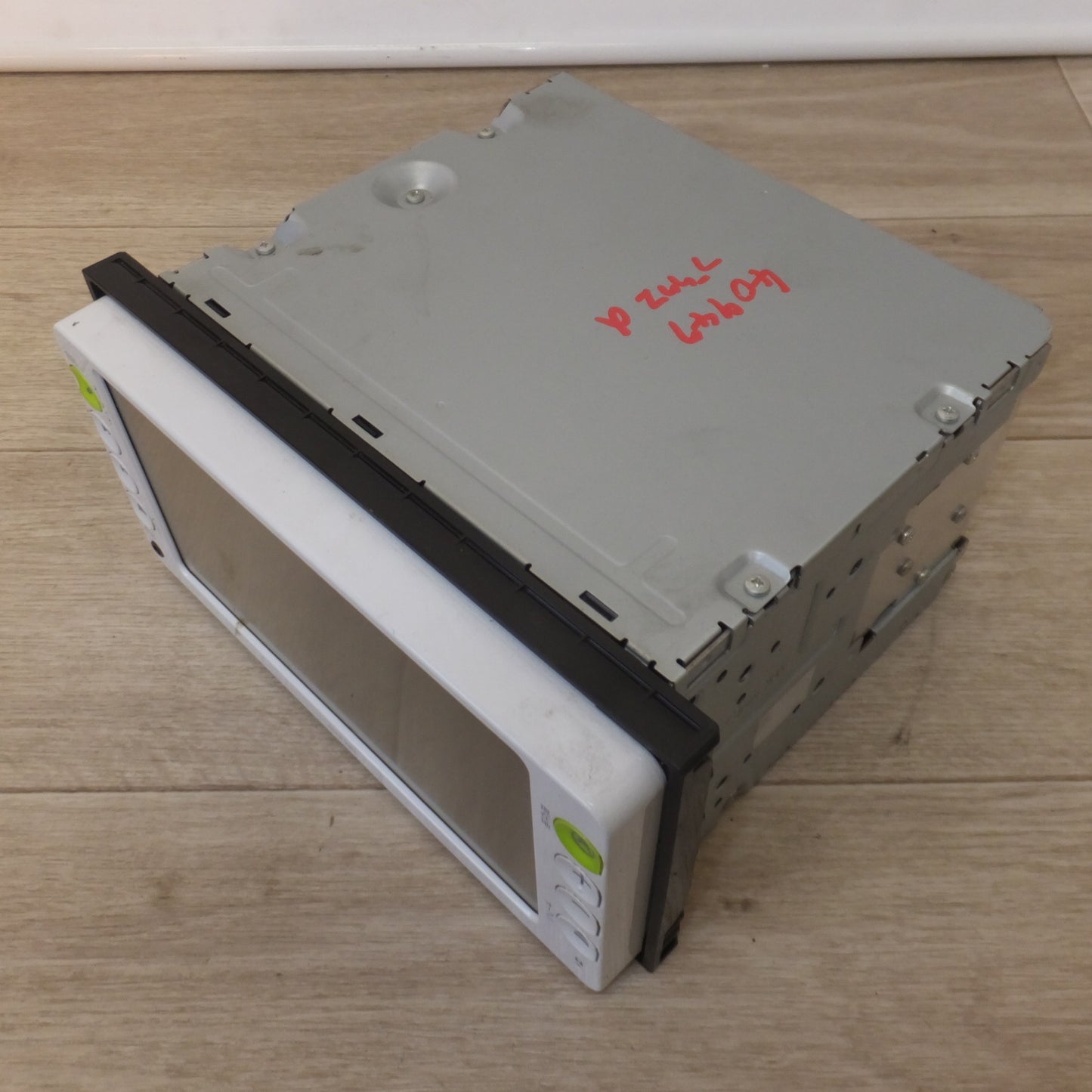 [送料無料] 現状品★パイオニア製 トヨタ 純正 メモリーナビ マルチAVステーション NSCP-W61 08545-00U60 セキュリティロック(21)★