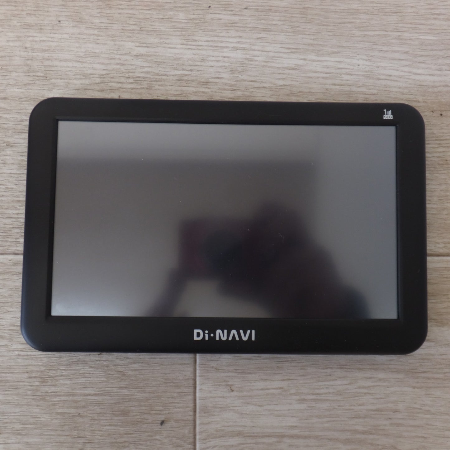 [送料無料] 美品★マルエヌ エンプレイス nPLACE 7インチ ワンセグポータブルナビゲーション DiNAVI DNC-774A★
