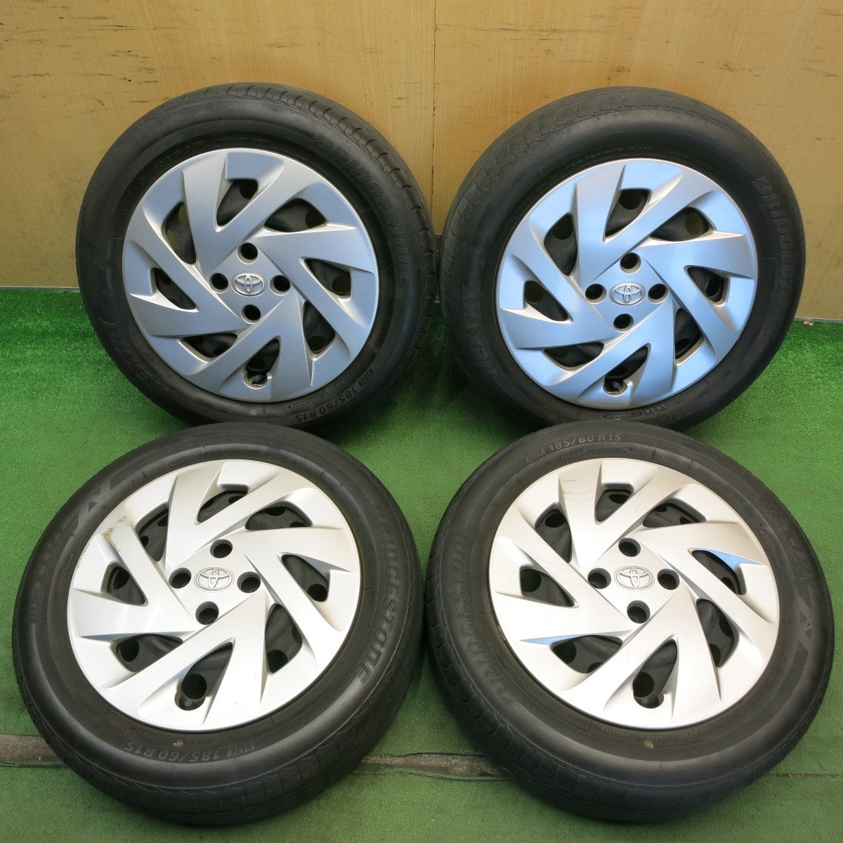 4本価格◎トヨタ NHP10 アクア 純正 スチール 185/60R15 ブリヂストン ネクストリー エコピア 15インチ PCD100/4H◎6072302HAノ