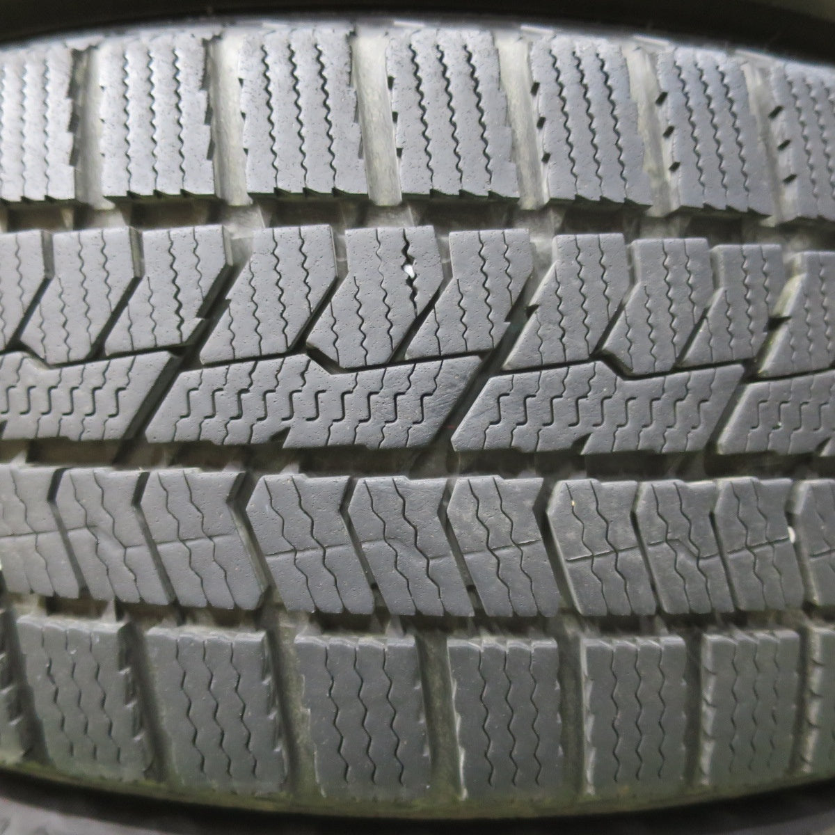 バリ溝！キレイ！8.5分★スタッドレス 185/65R15 トーヨー オブザーブ GIZ2 SEIN ザイン 15インチ PCD100/4H★5102012イス