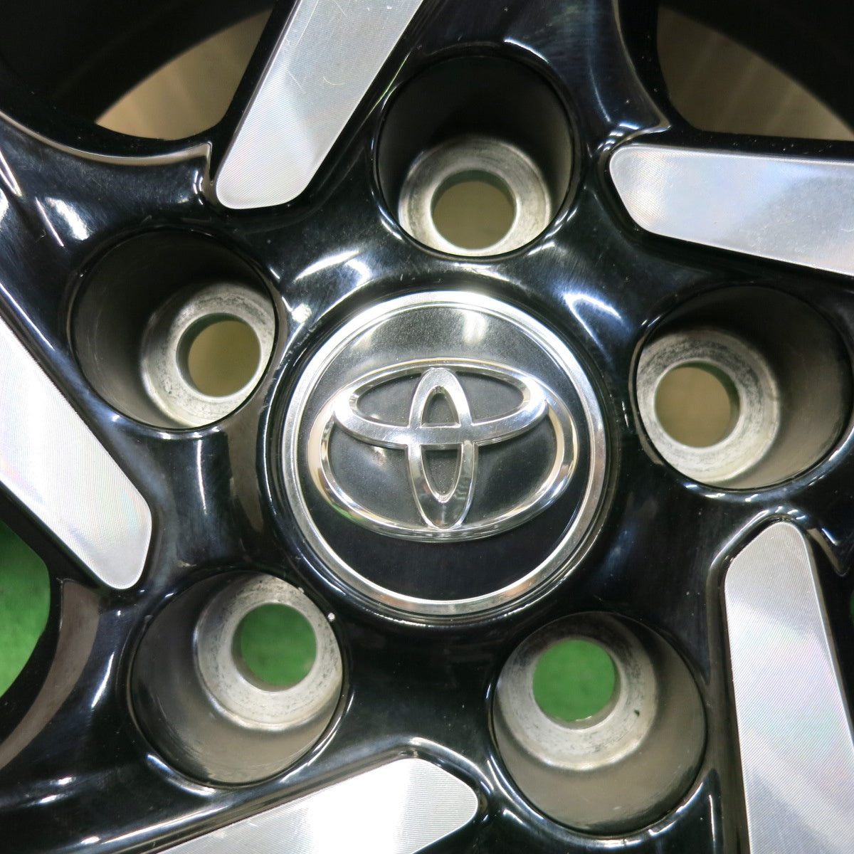 キレイ★トヨタ C-HR 純正 ENKEI 215/55R18 スタッドレス ブリヂストン ブリザック VRX2 18インチ CHR エンケイ PCD114.3/5H★5081801SKス