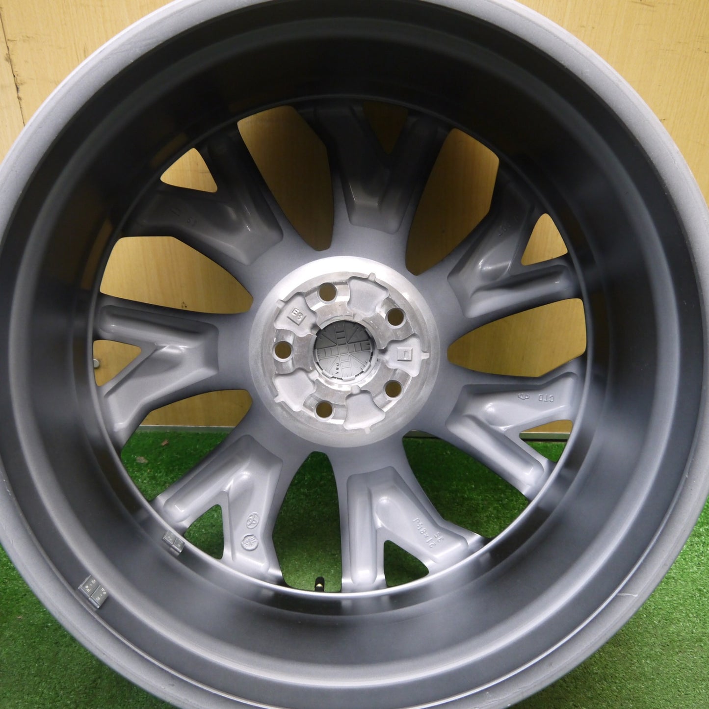 未使用★トヨタ クラウン エステート Zグレード 純正 ホイール 21インチ 21×8.5J PCD114.3/5H★6021801Hホ