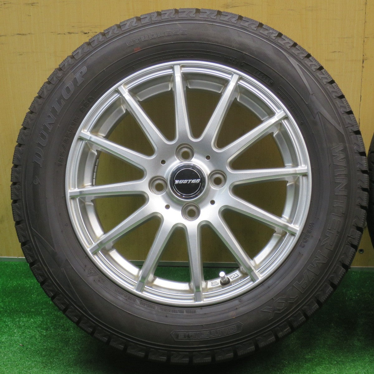 ほぼ未使用！23年！キレイ★スタッドレス 185/65R15 ダンロップ ウインターマックス WM02 BUSTER バスター 15インチ PCD100/4H★5111804NJス