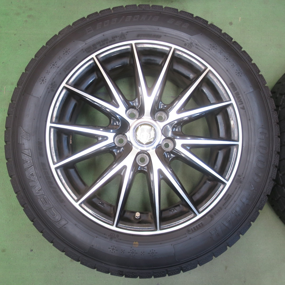 バリ溝！9分★スタッドレス 205/60R16 グッドイヤー アイスナビ7 RiZLEY ライツレー 16インチ PCD114.3/5H★6043013イス